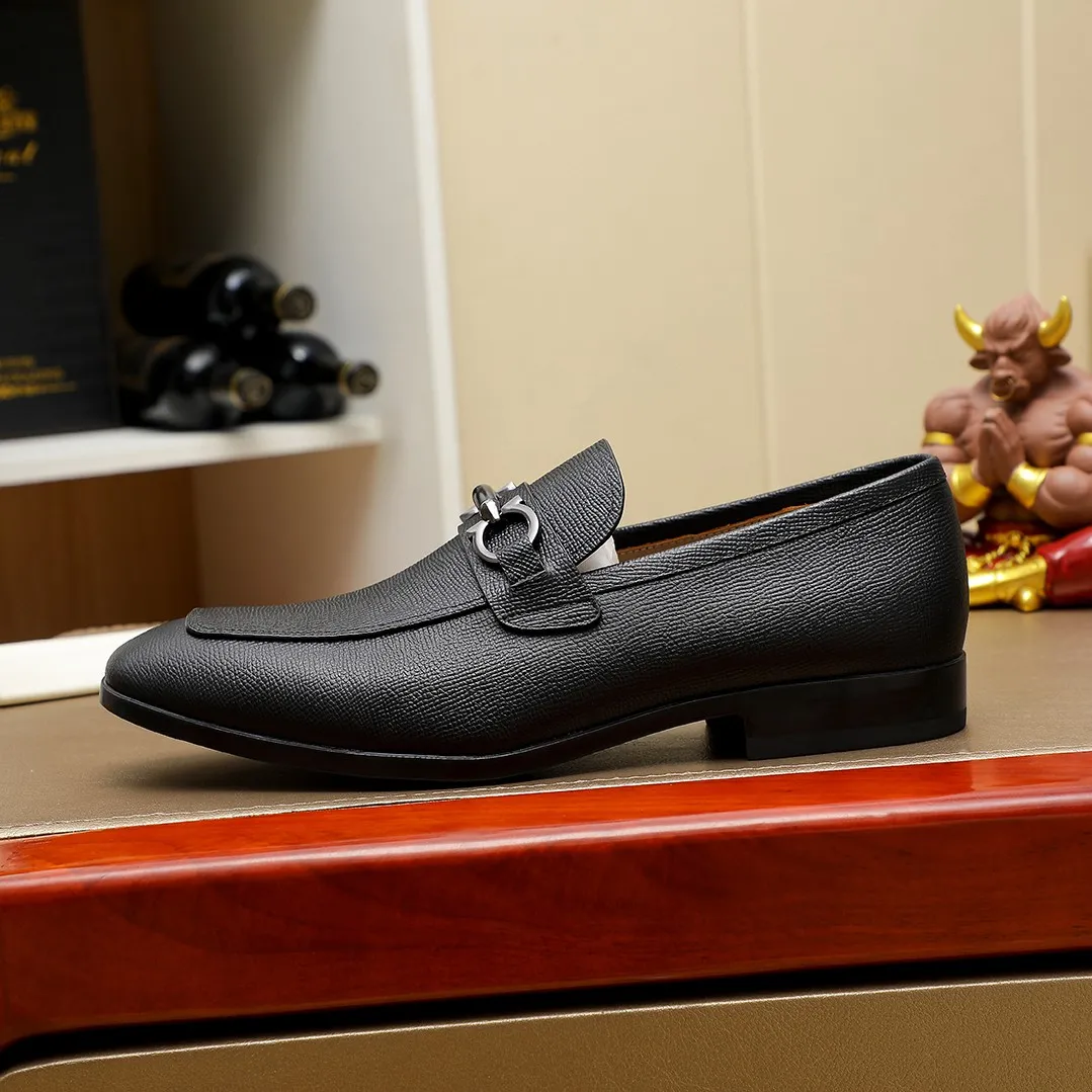Men's shoes 💰600 🕷🕷🐂【Ferragamo】 Popular fashionable casual shoes🇨🇳Official website counter 1:1 production, original mold opening💯Good quality can be seen, imported high-end first-layer pebbled calfskin, water-dyed🐂leather lining🌿very clear texture, high-quality waterproof, non-slip and wear-resistant outsole🎋high quality and low price, truly handmade🍓, 7 colors available! Code number 38-44 (45. To be customized)